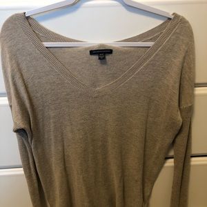 American eagle tan vneck long sleeve
